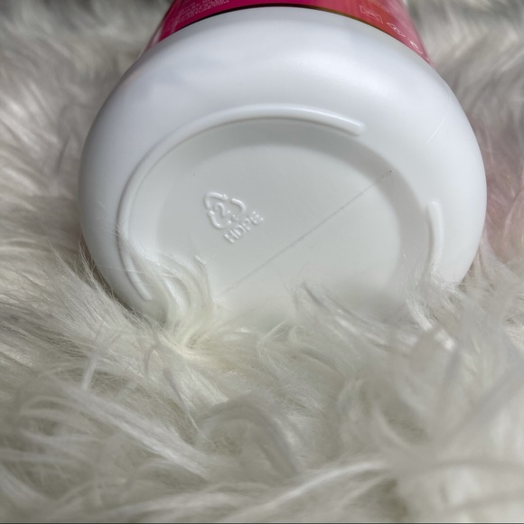 NWT Juicy Couture Wipes - Hand Sanitizing - Picture 8 of 13